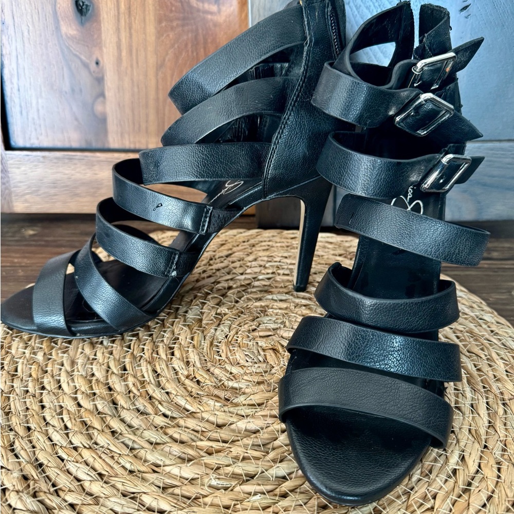 Size 8 Jessica Simpson high heel shoes.